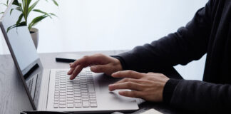 リモートワークにおける従業員のストレス対策は必要?