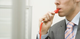 公益通報者保護法の改正 – 内部通報に関する担当者は刑事罰を課される可能性も。